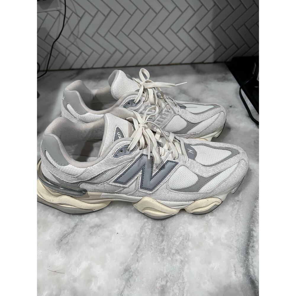 New Balance 9060 U9060ECA Men’s 11 White Grey Suede Mesh Lifestyle Sneakers Shoe